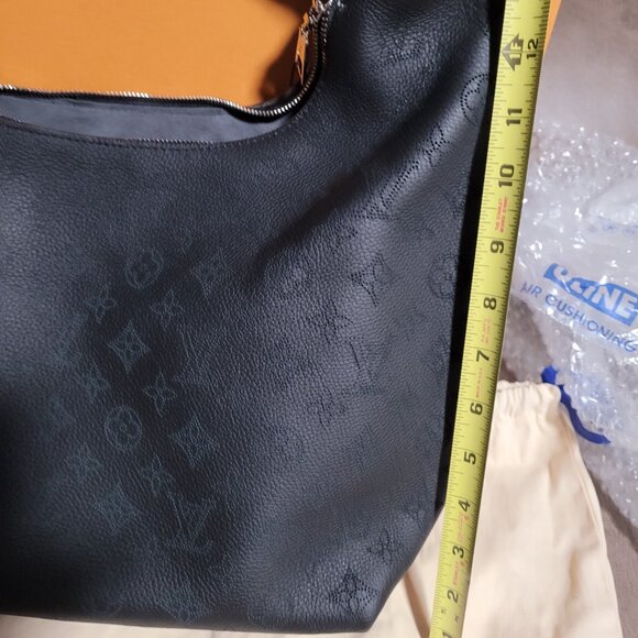 Louis Vuitton Why Knot MM Noir - Picture 13 of 16